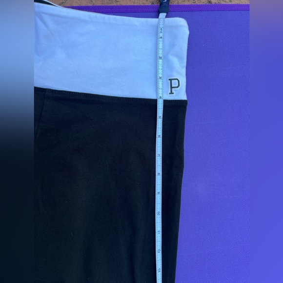 VS PINK Yoga Leggings - Picture 10 of 11